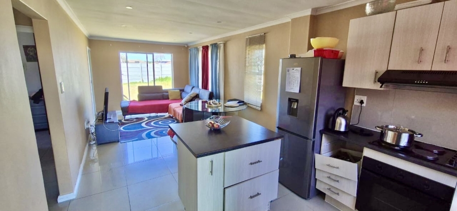 3 Bedroom Property for Sale in Overbaakens Eastern Cape
